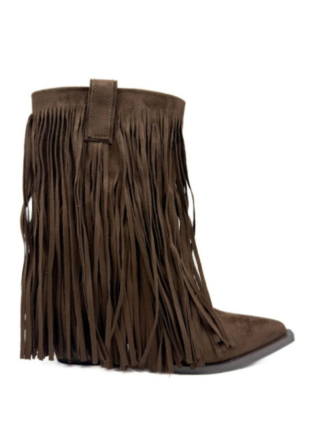 Botas ante flecos