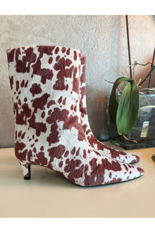 Bota vaca tacón fino