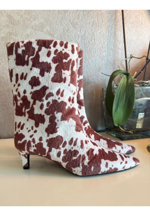 Bota vaca tacón fino
