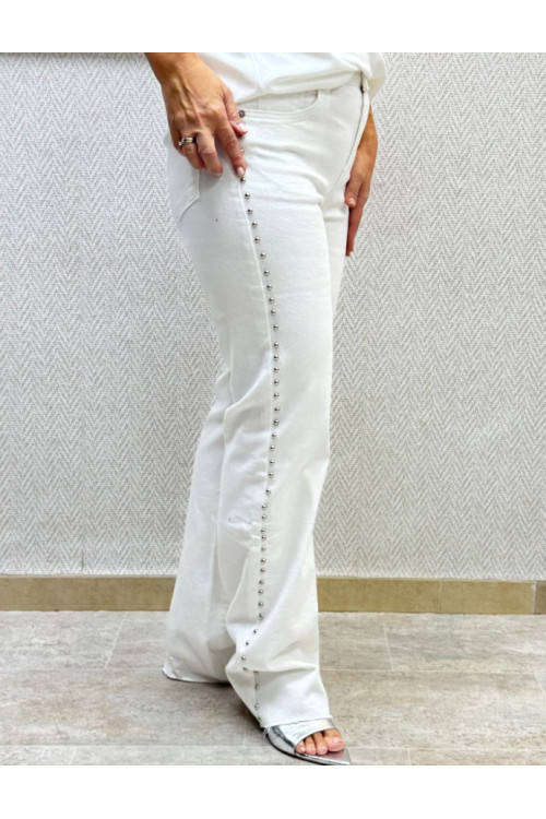 Vaquero blanco tachas