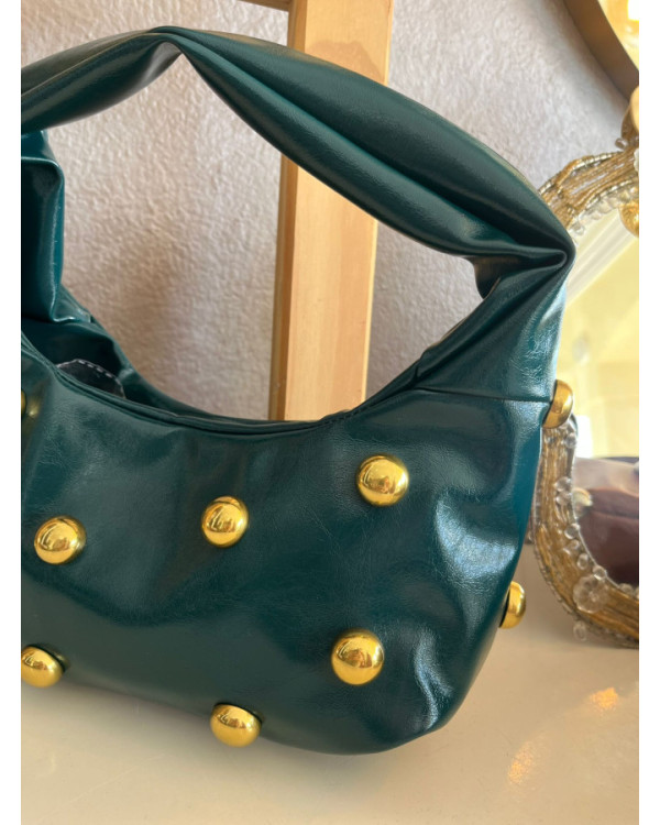 bolso tachas doradas-