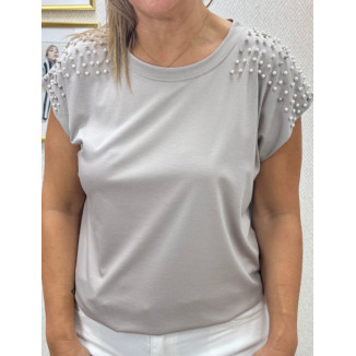 Camiseta hombro perlas