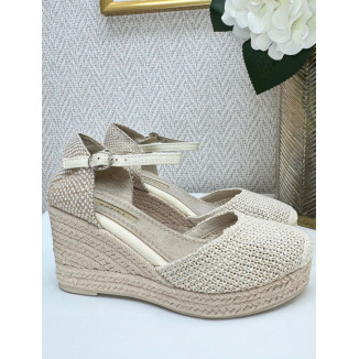 Cuña calada beige-