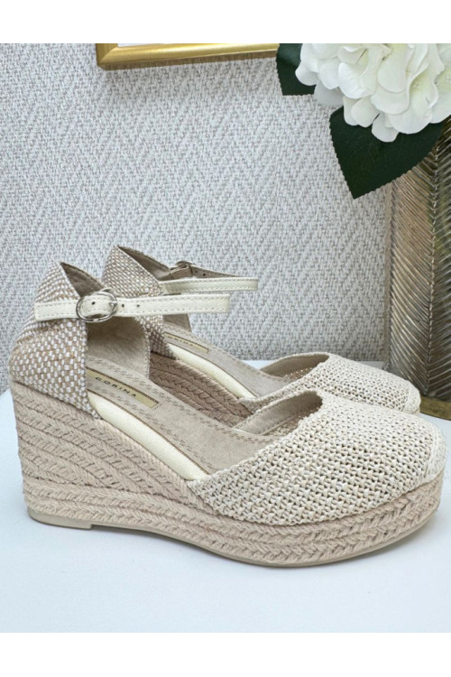 Cuña calada beige-