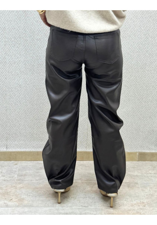 Pantalón polipiel choco