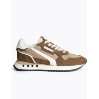Deportivas ante camel 