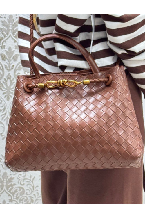 Bolso entrecruzado broche