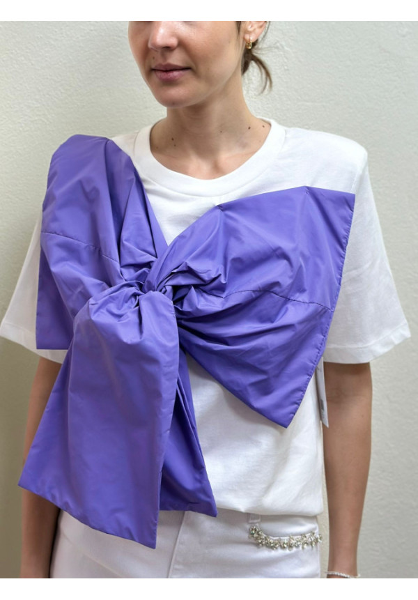 Camiseta lazo.