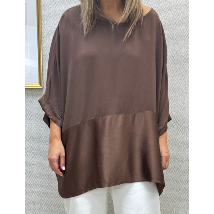 Blusa bajo saten