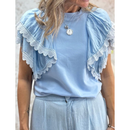camiseta manga volante celeste