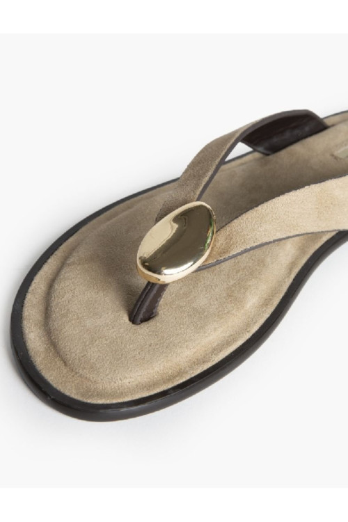 Sandalia dedo abalorio arena