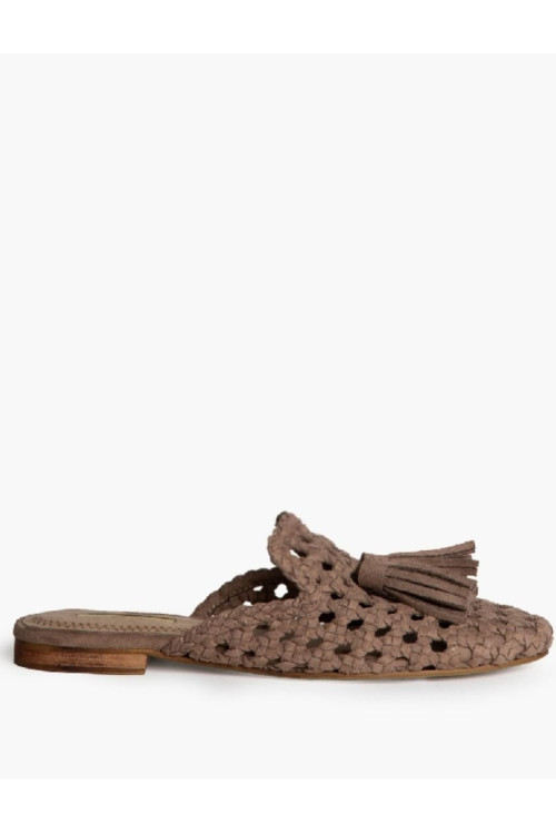 Mule calado borlón topo