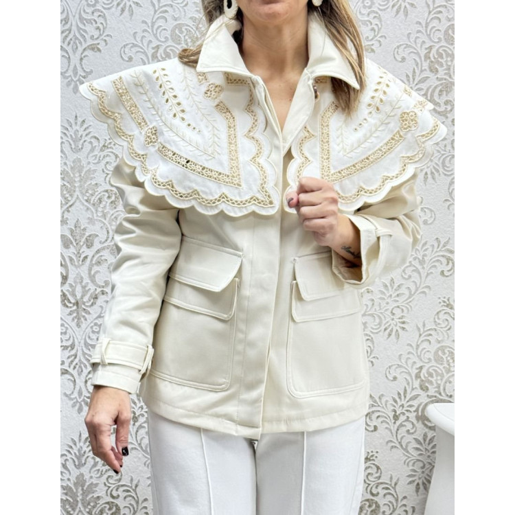 Chaqueta volante calado beige 