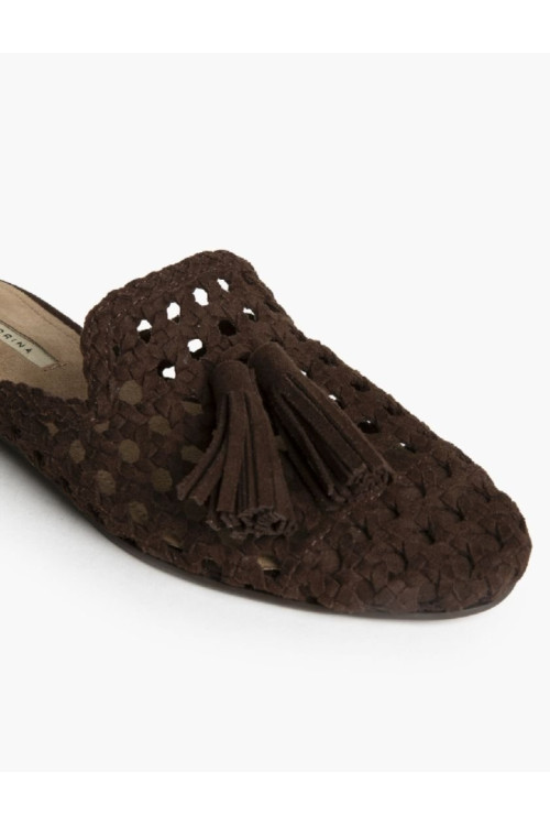 Mule calado borlón choco