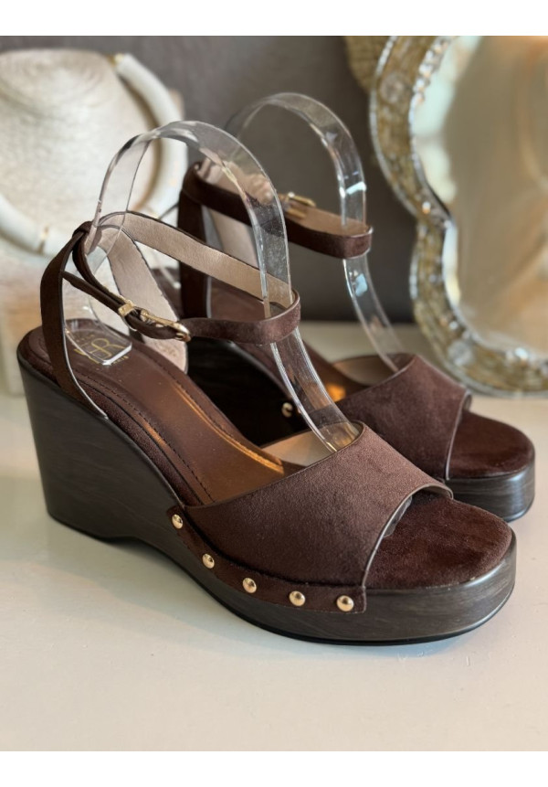 Cuña tachas choco hebilla