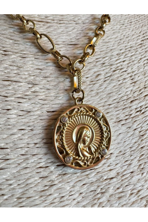 Cadena virgen niña